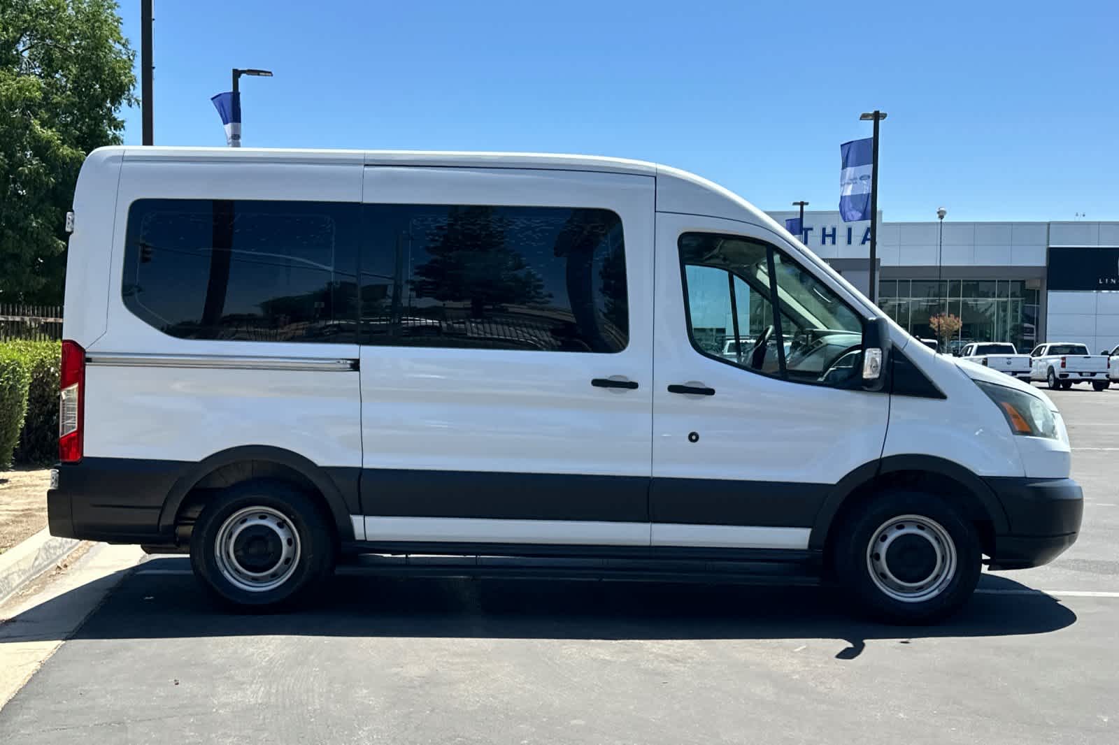 Thumbnail: 2016 Ford Transit Series - 8