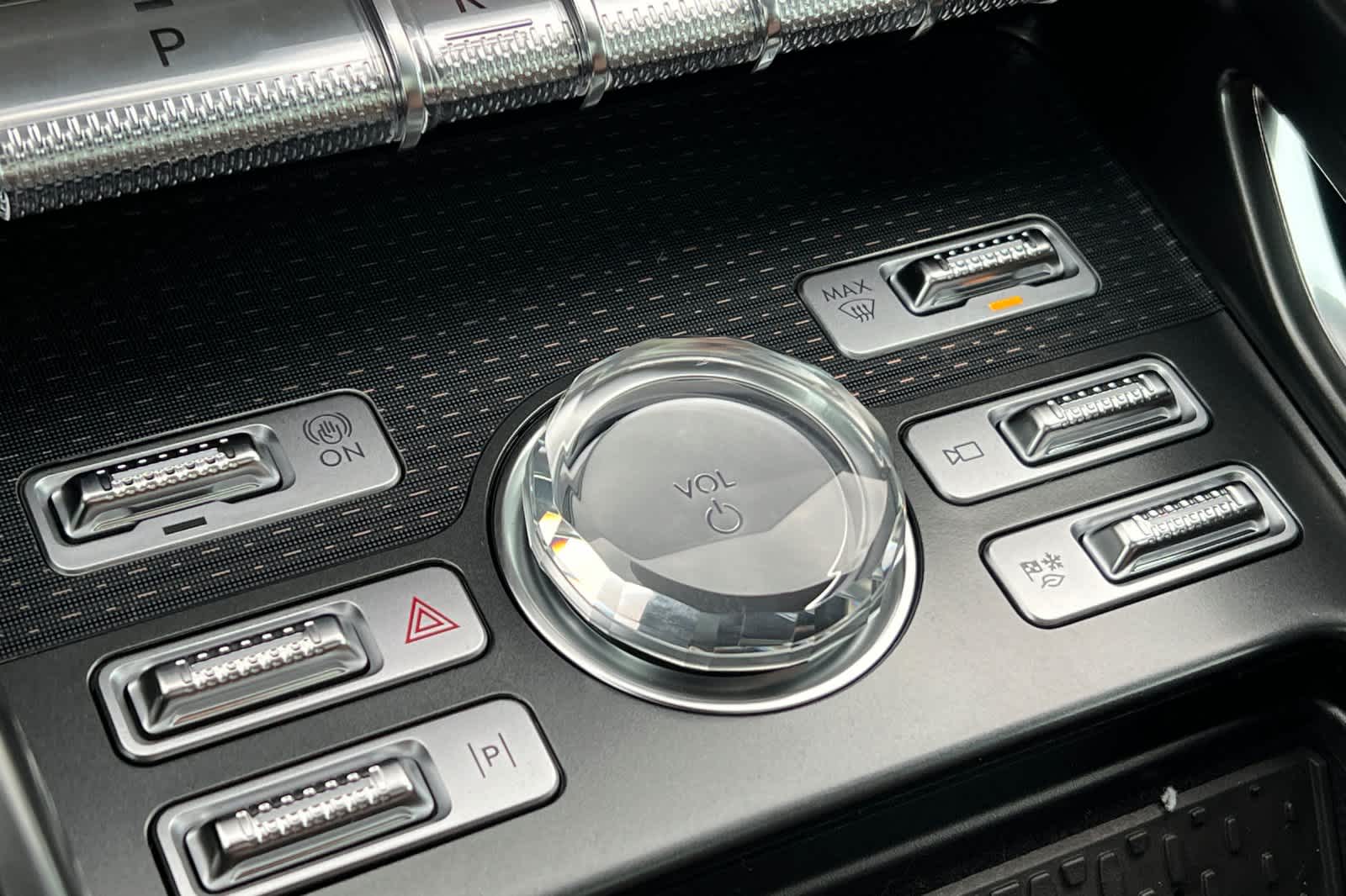 Thumbnail: 2026 Lincoln Nautilus - 22