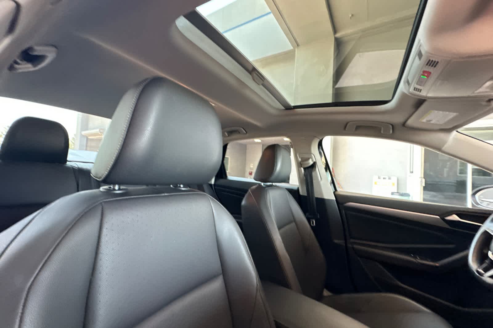 2020 Volkswagen Jetta SE 17
