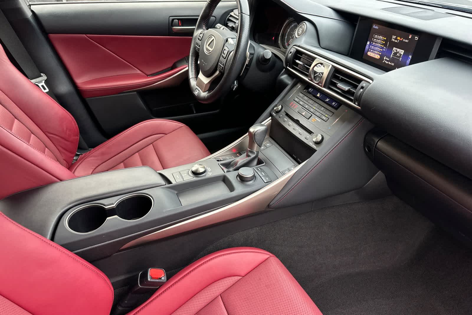 Thumbnail: 2020 Lexus IS - 15