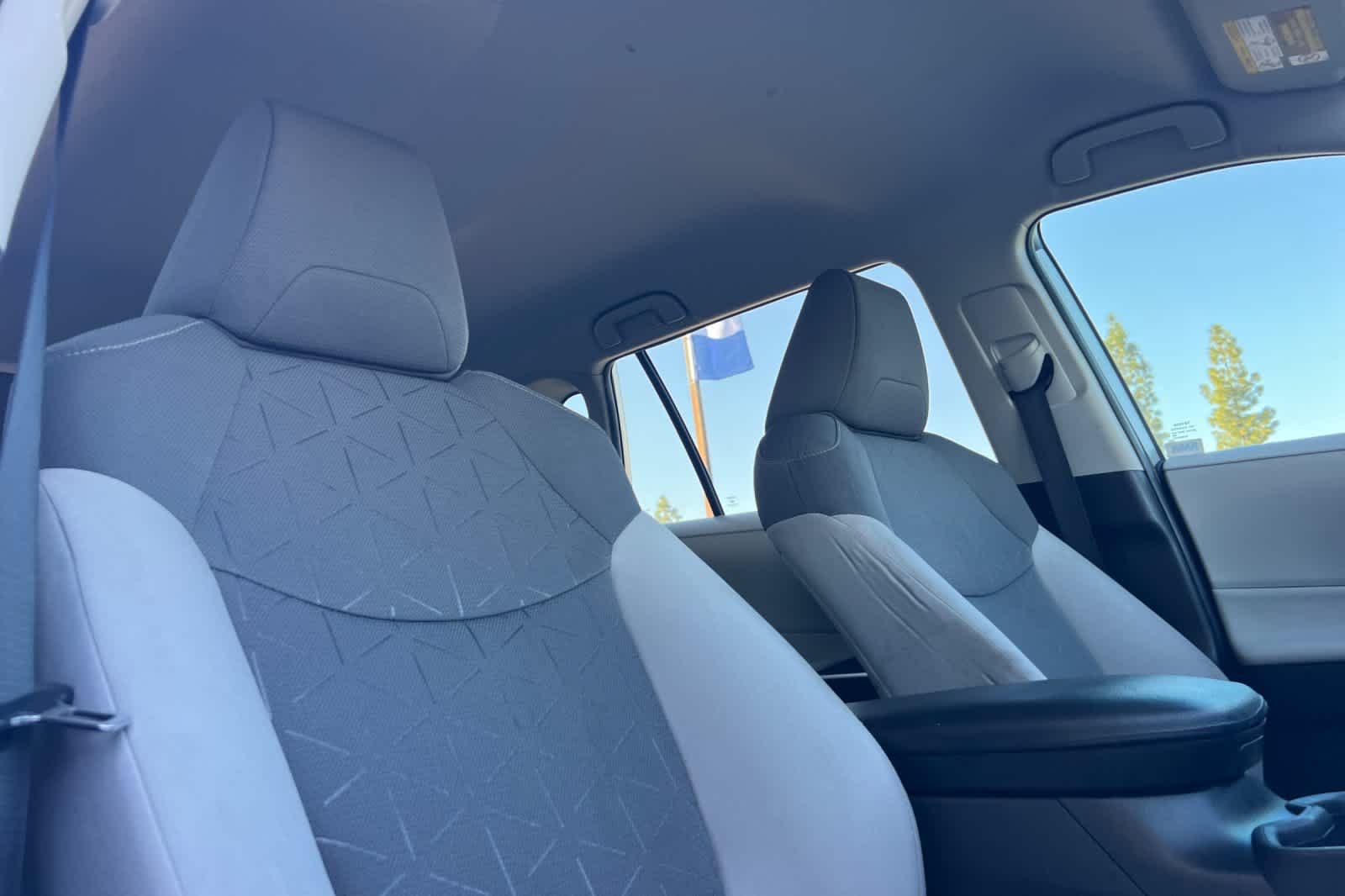 Thumbnail: 2020 Toyota RAV4 - 16