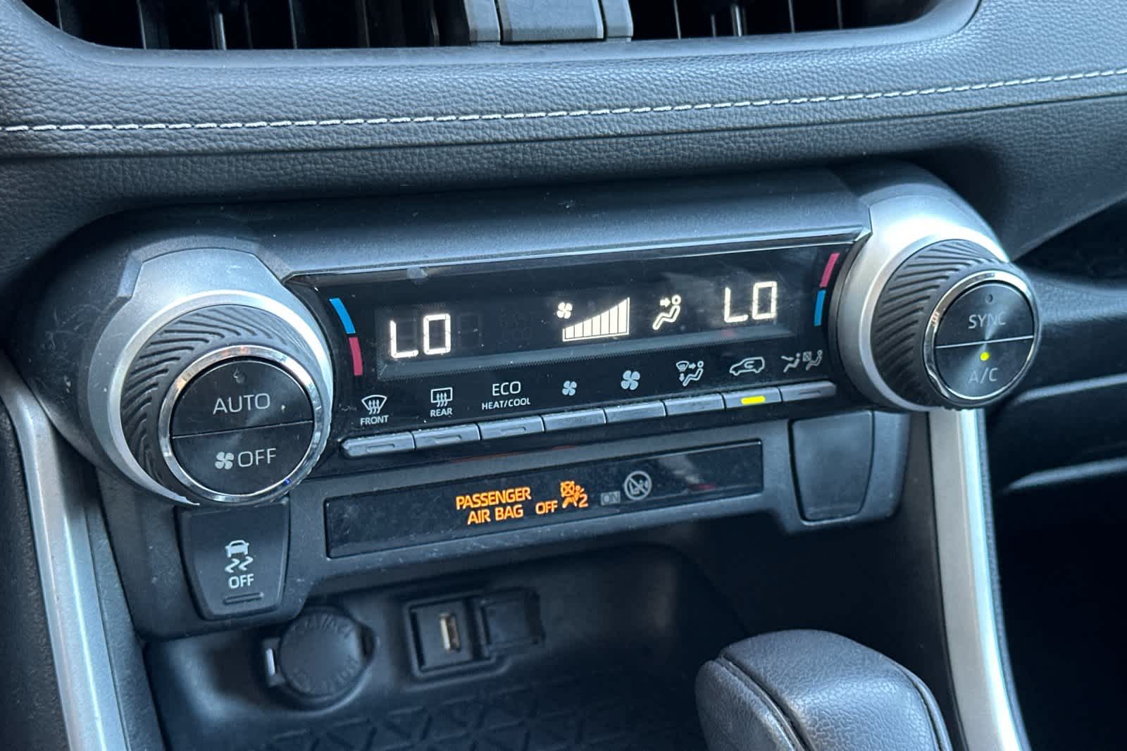 Thumbnail: 2021 Toyota RAV4 - 19
