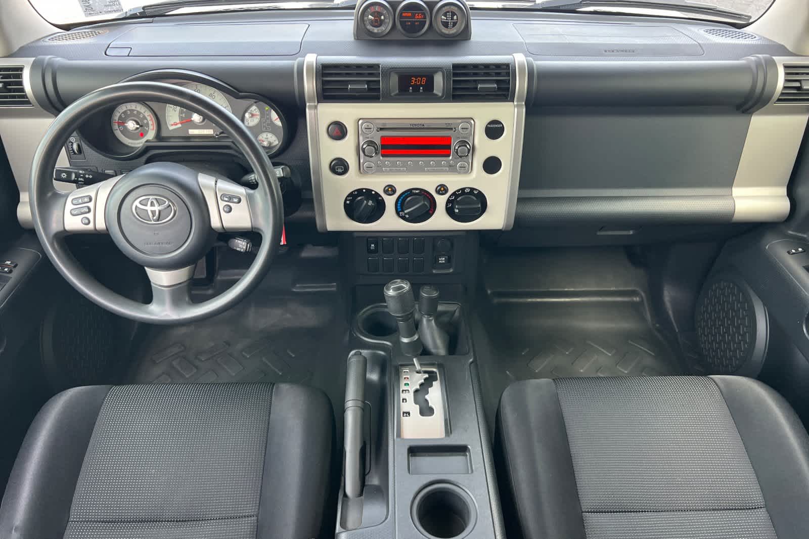 Thumbnail: 2013 Toyota FJ Cruiser - 3