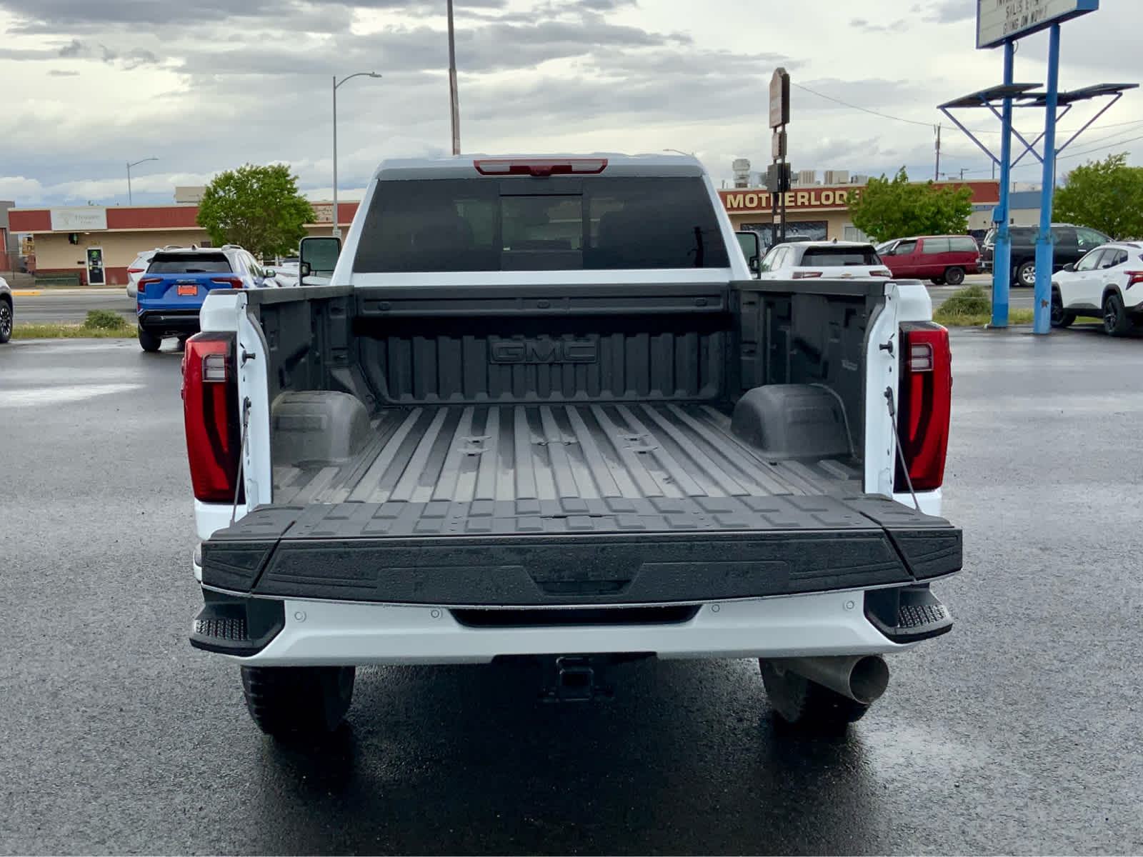 Thumbnail: 2026 GMC Sierra 3500 - 23