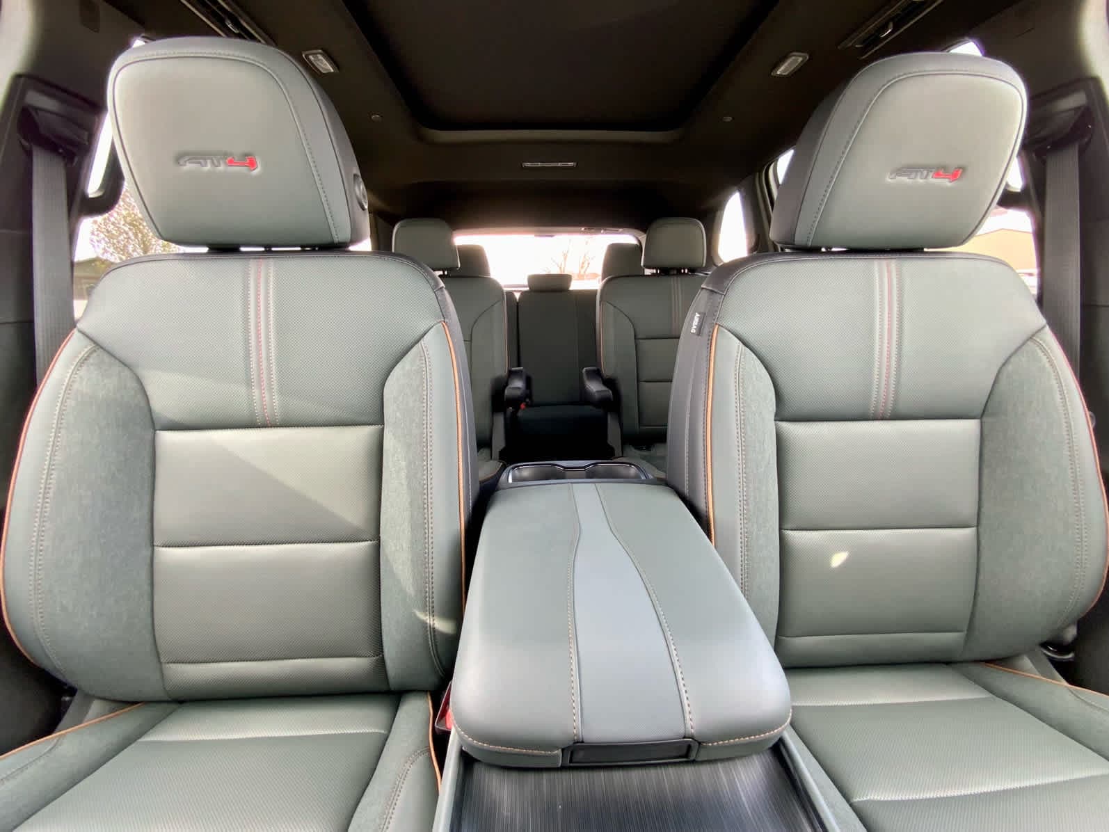 2026 GMC Acadia AT4 - Photo 31