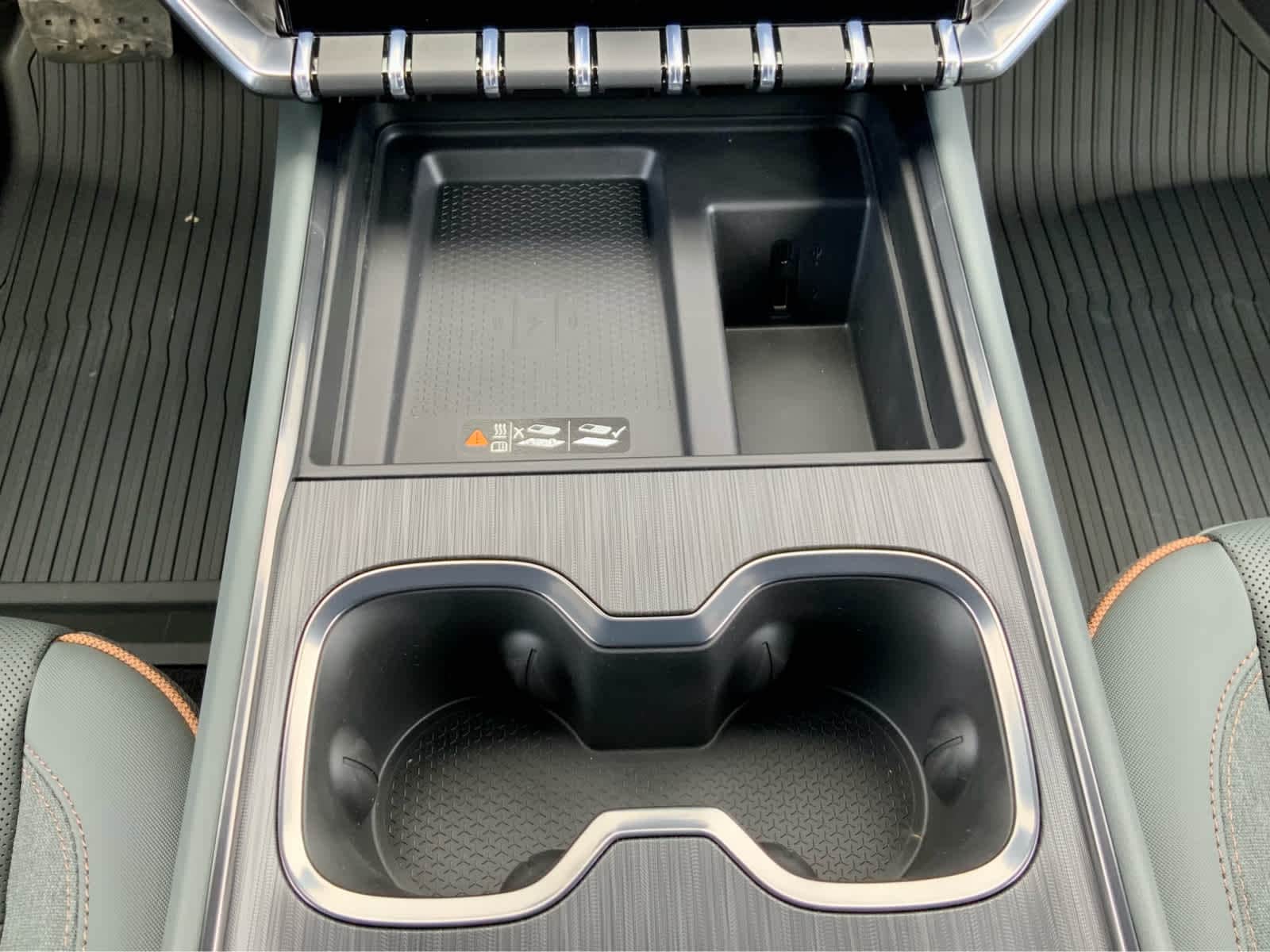 2026 GMC Acadia AT4 - Photo 45