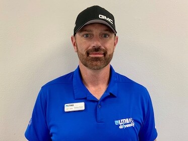 Staff member Damon Peters from ID_ab492f