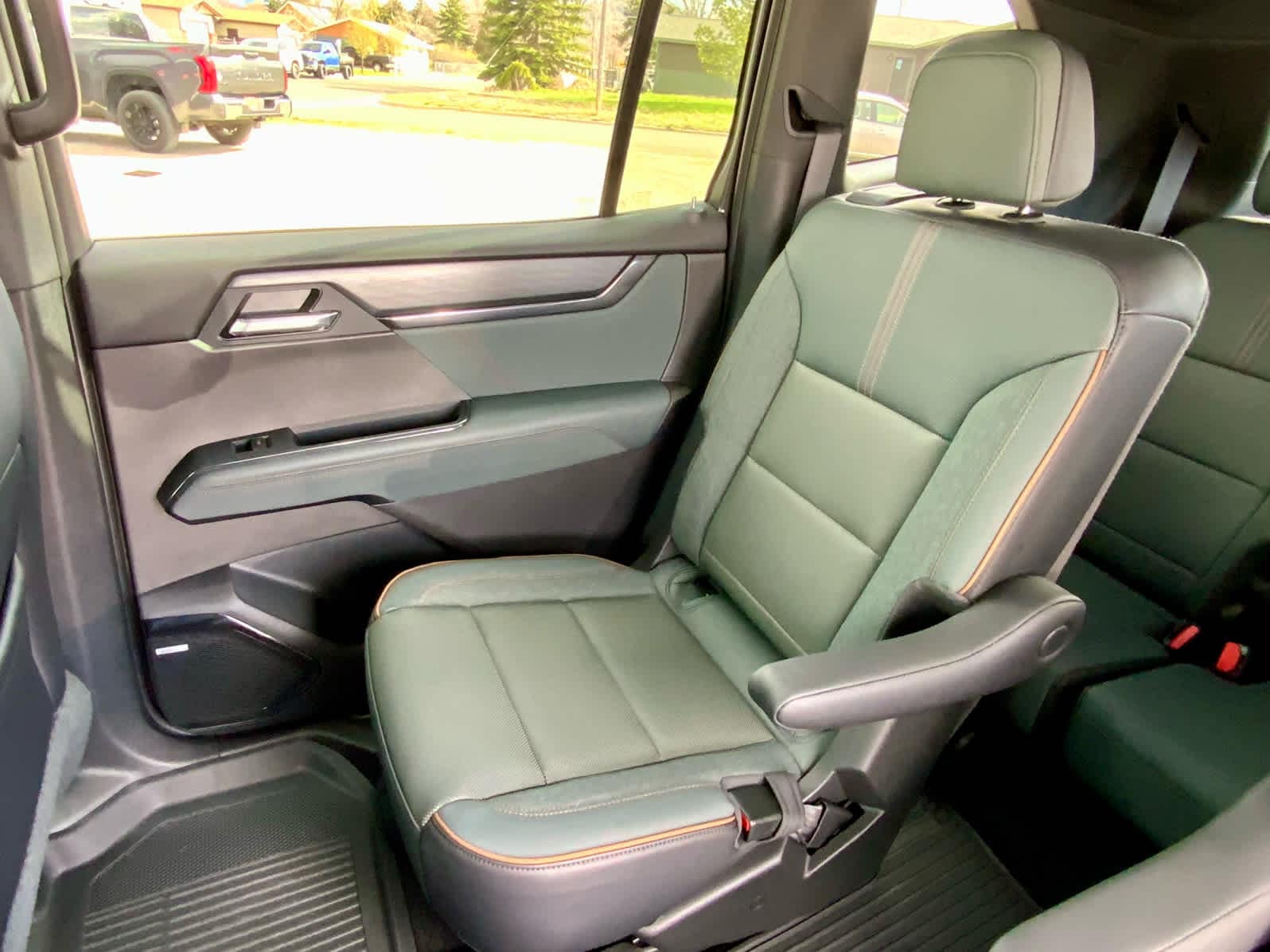 2026 GMC Acadia AT4 - Photo 25