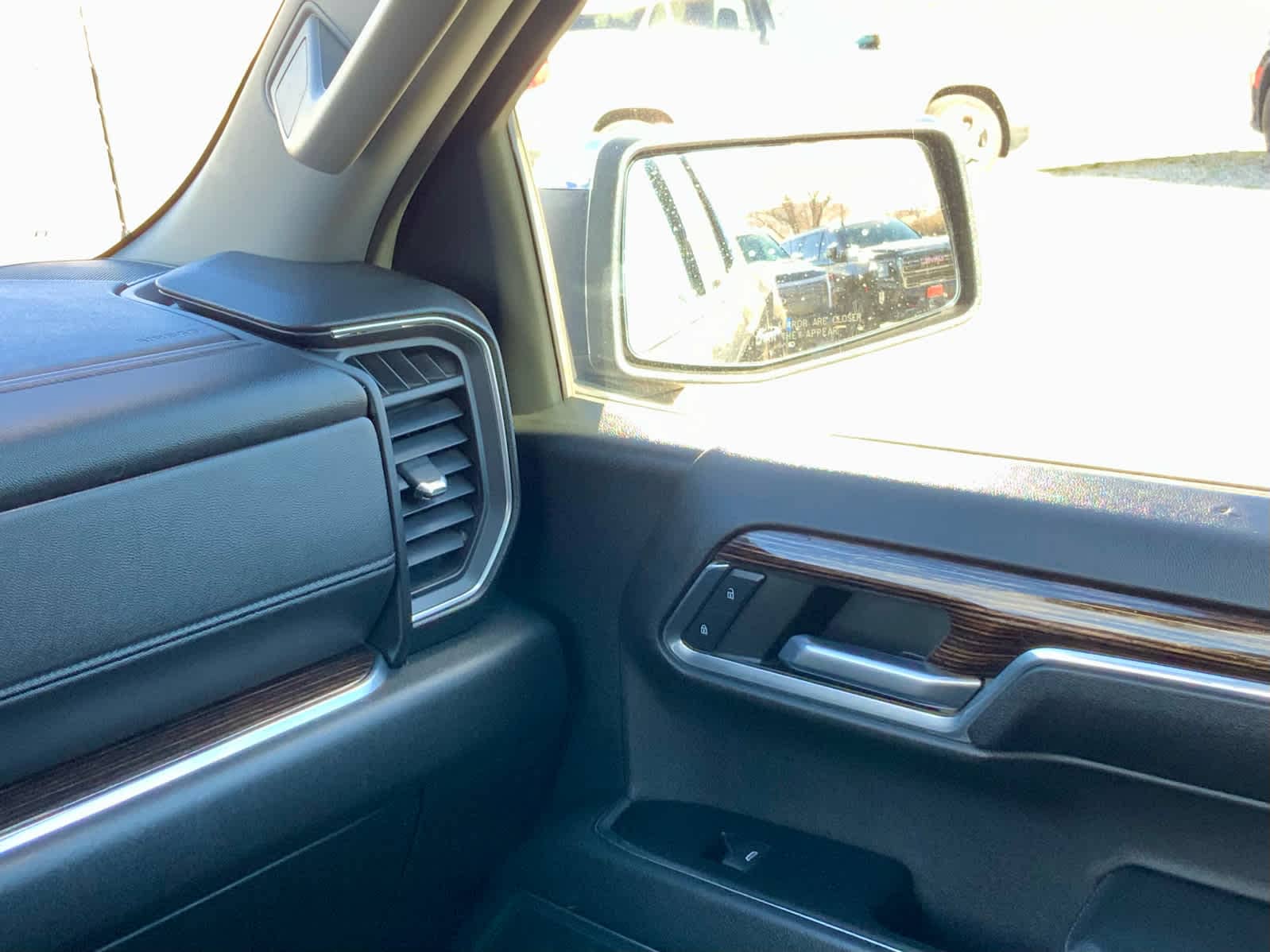 Thumbnail: 2023 GMC Sierra 1500 - 41