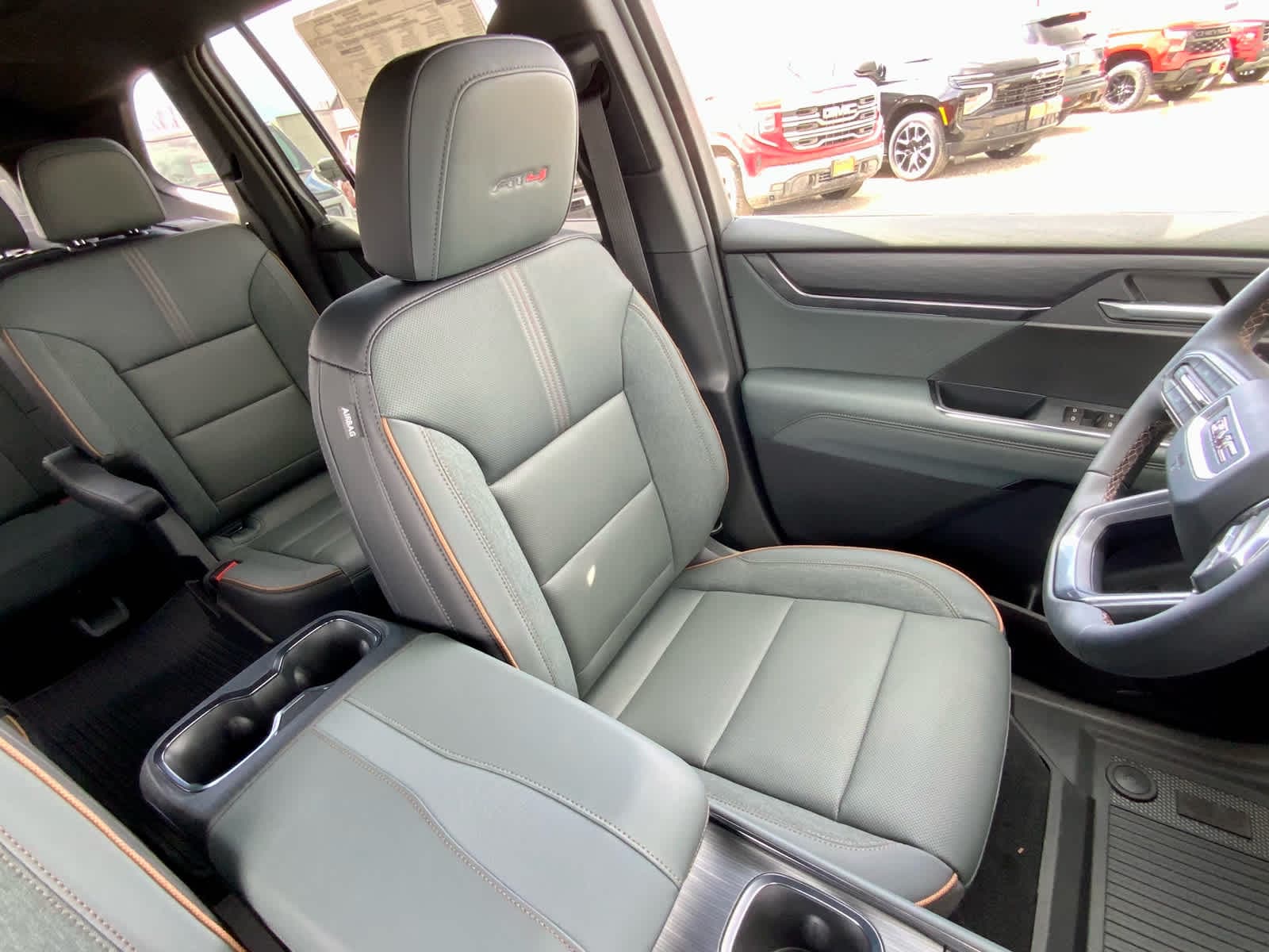 2026 GMC Acadia AT4 - Photo 28