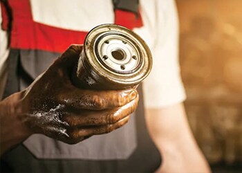 Choosing the Right Motor Oil Choosing the Right Motor Oil