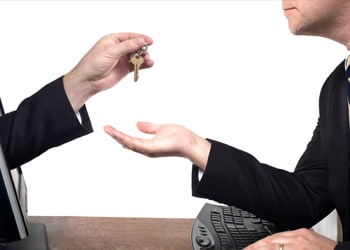 Why Selling a Car Online is Better