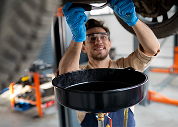 Synthetic Oil vs. Regular Oil: Which is Right for Your Vehicle? Synthetic Oil vs. Regular Oil: Which is Right for Your Vehicle?