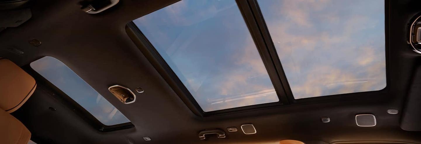2022 Jeep Wagoneer Panoramic Glass Roof