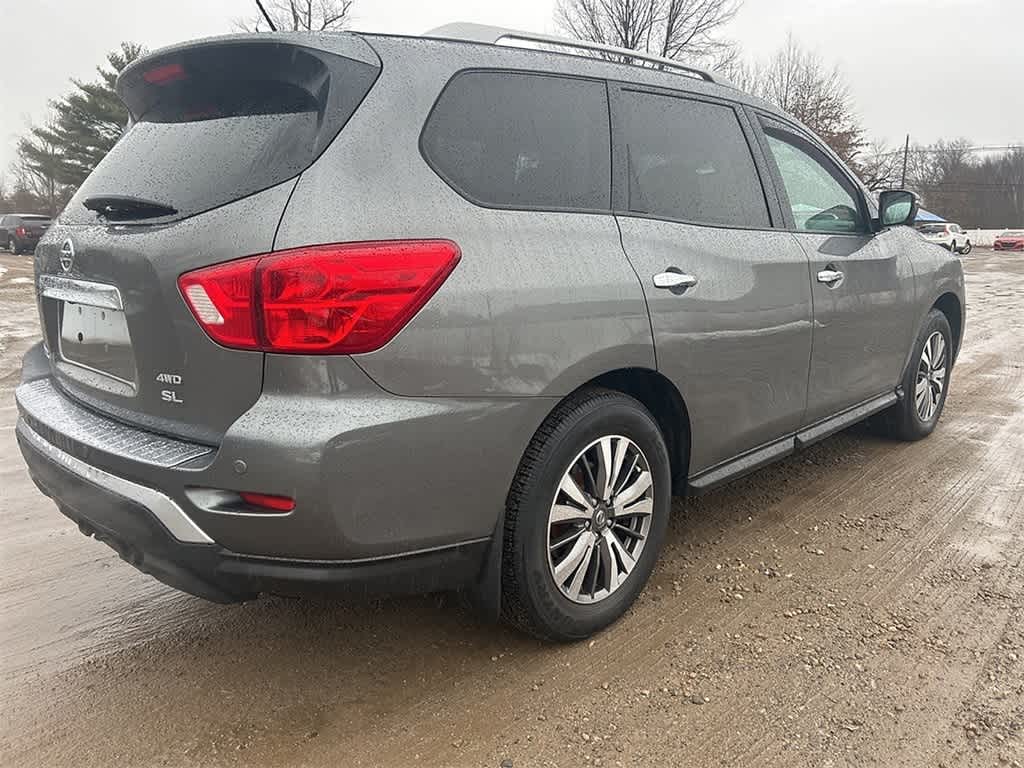 Thumbnail: 2017 Nissan Pathfinder - 4