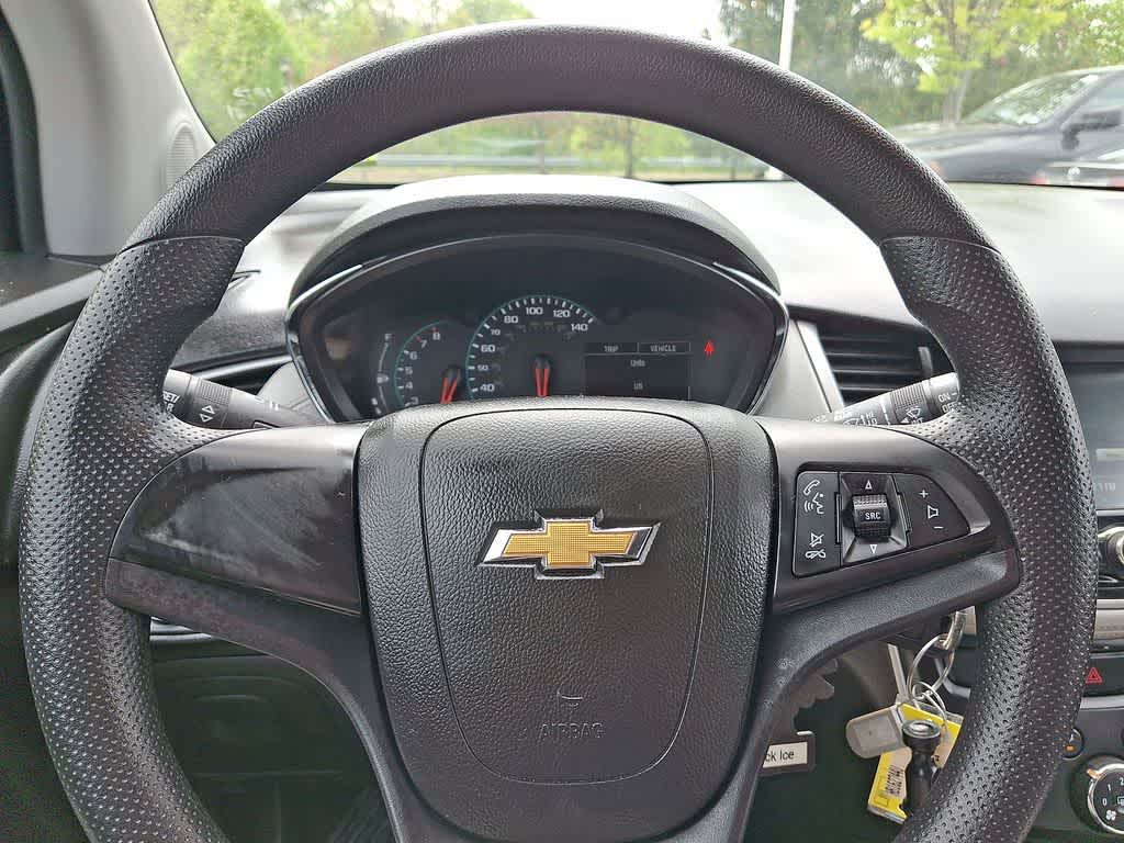 Thumbnail: 2017 Chevrolet Trax - 16