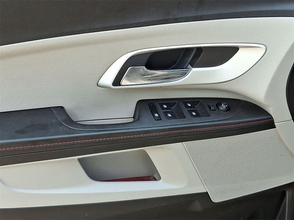 Thumbnail: 2010 Chevrolet Equinox - 10