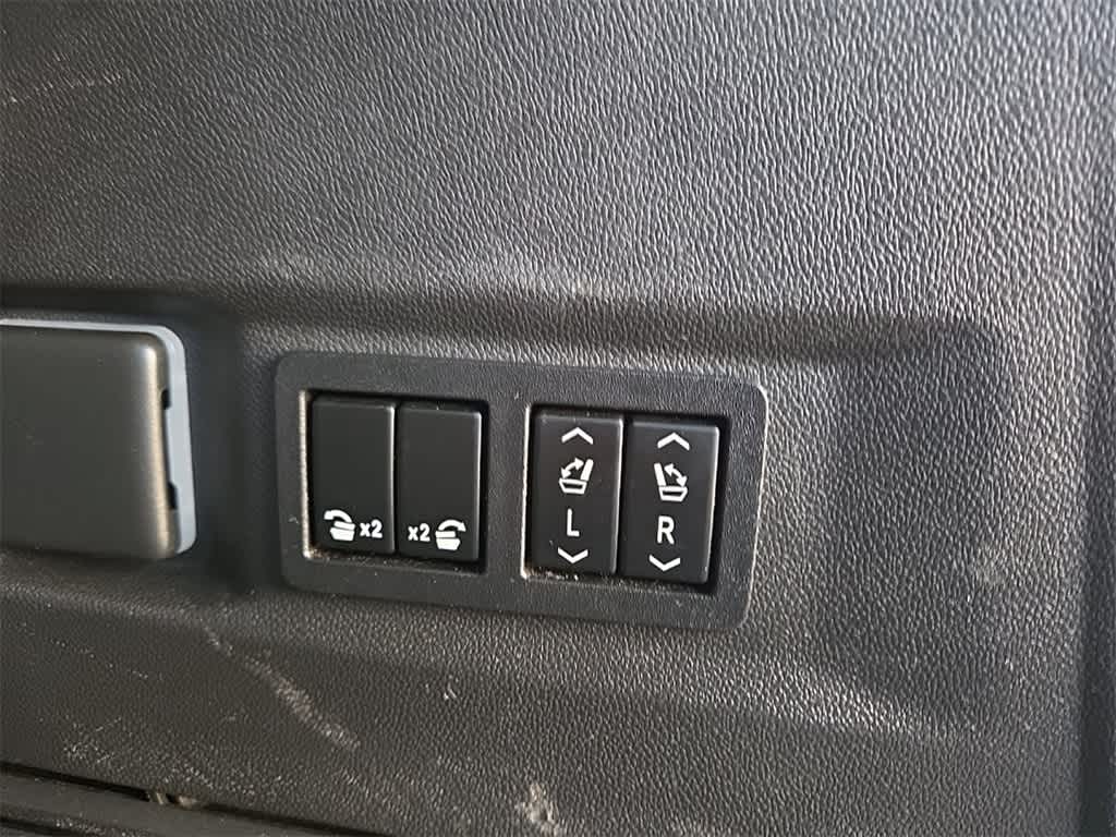 Thumbnail: 2022 GMC Yukon - 15