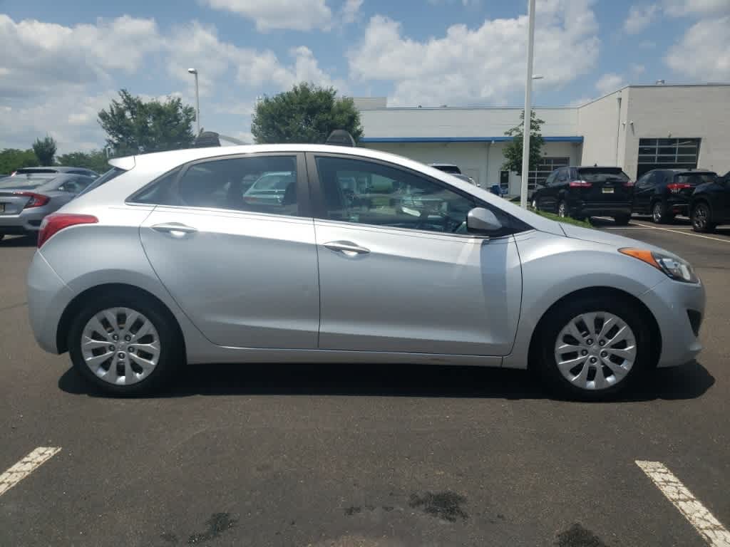 Thumbnail: 2016 Hyundai Elantra - 4