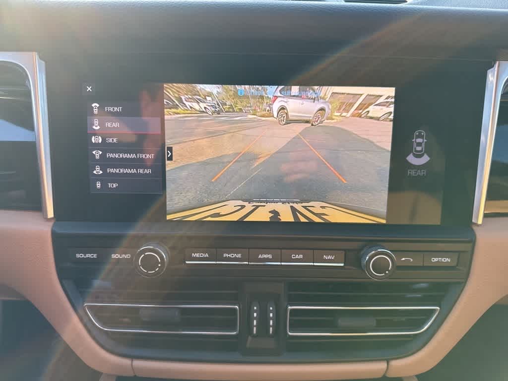 Thumbnail: 2021 Porsche Macan - 13