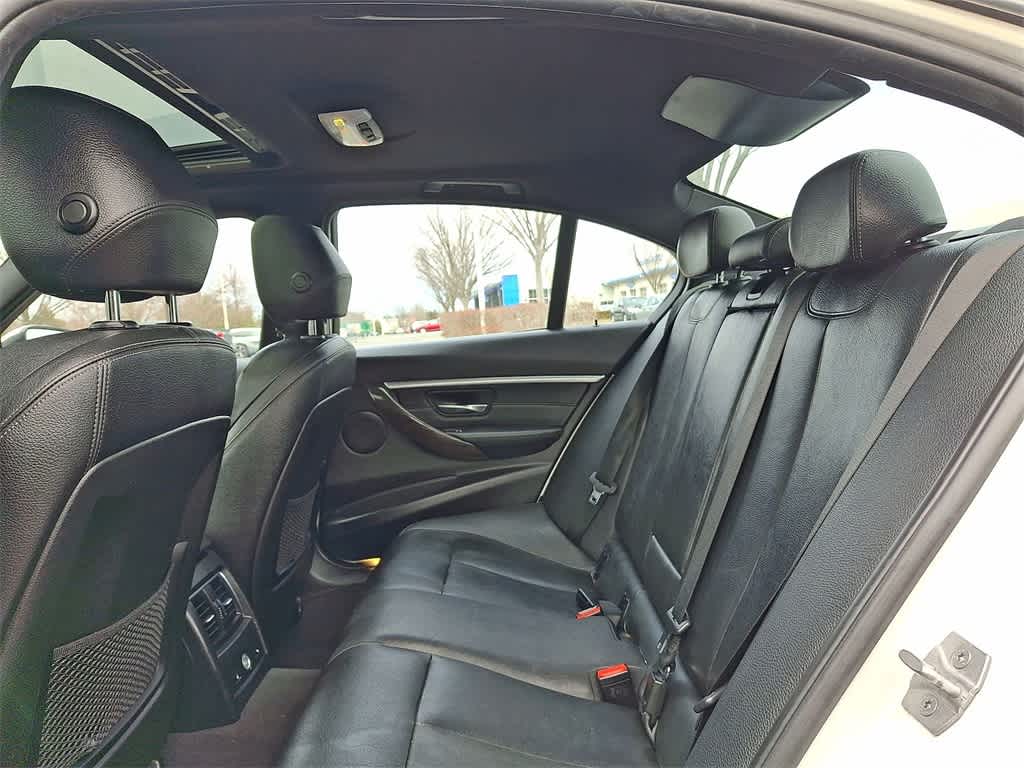 Thumbnail: 2017 BMW 3 Series - 20