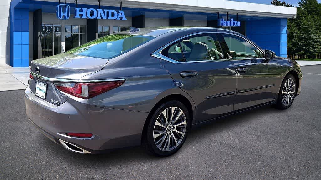 Thumbnail: 2019 Lexus ES - 8