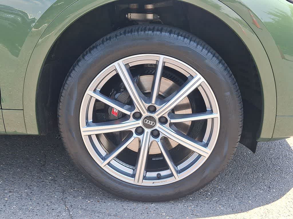 Thumbnail: 2021 Audi SQ5 - 25