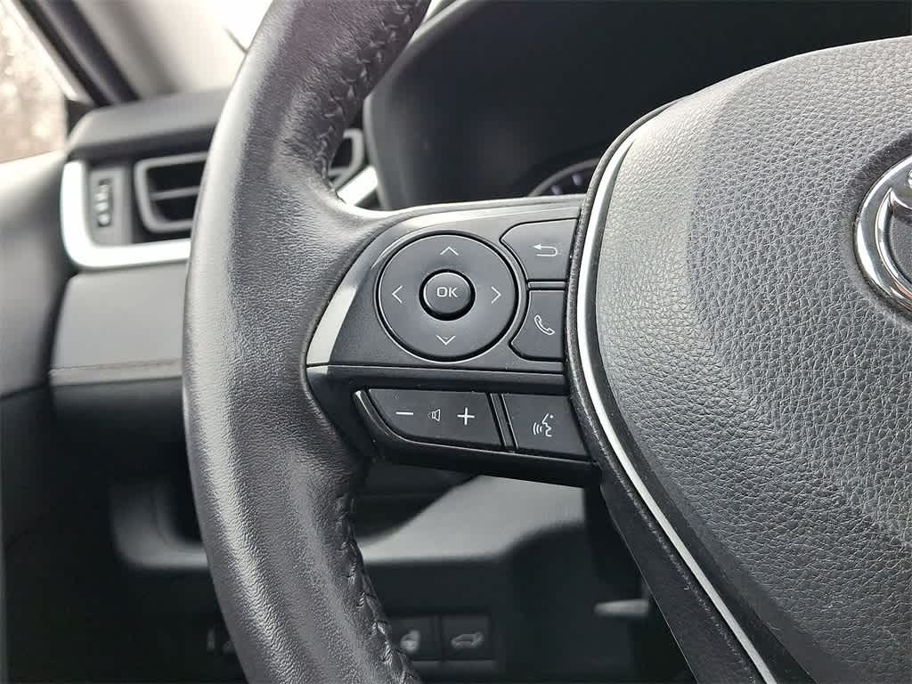 Thumbnail: 2022 Toyota RAV4 - 15