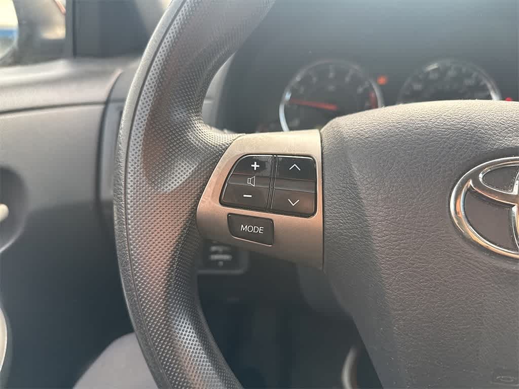 Thumbnail: 2013 Toyota Corolla - 11