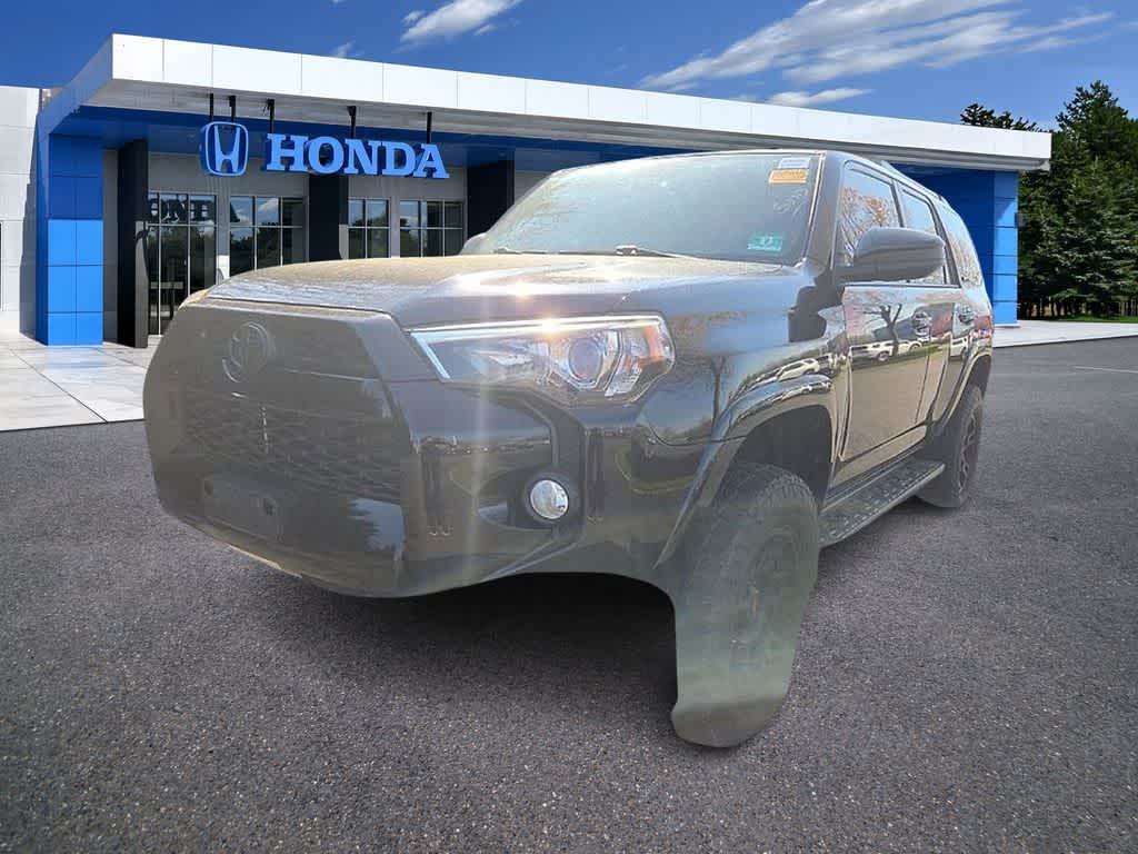 Thumbnail: 2016 Toyota 4Runner - 1