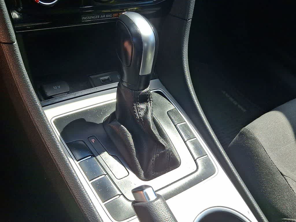 Thumbnail: 2020 Volkswagen Passat - 12