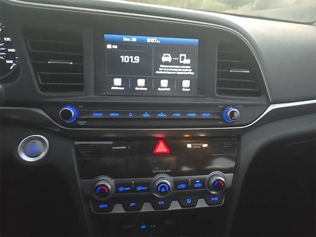 Thumbnail: 2019 Hyundai Elantra - 16