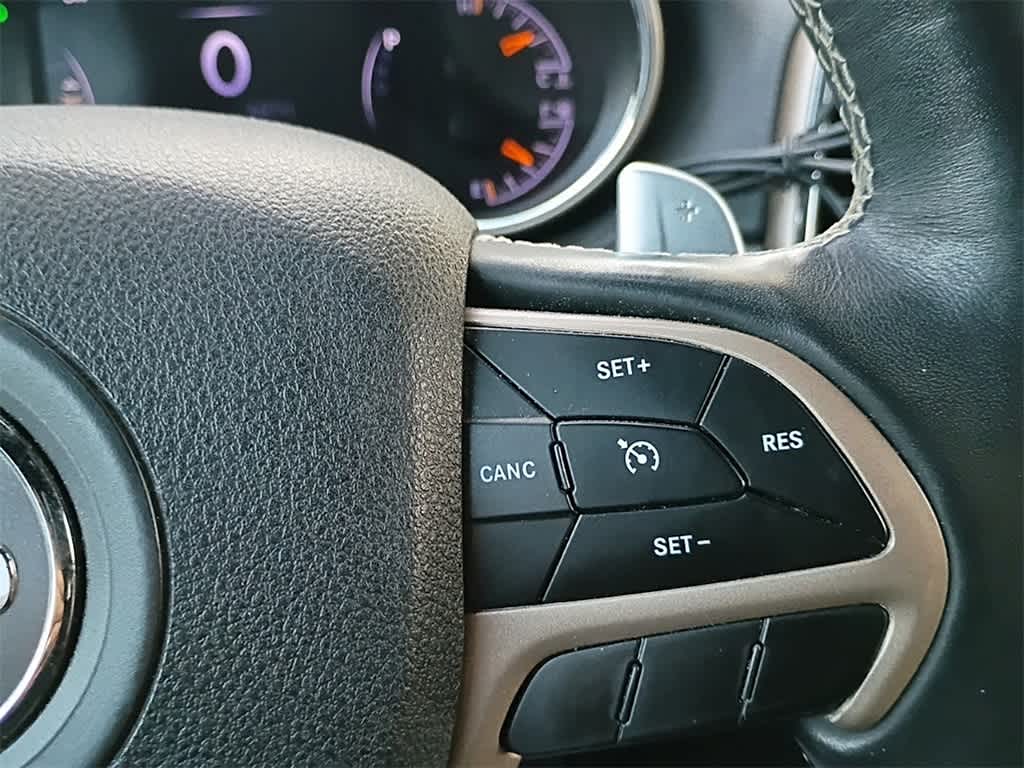 Thumbnail: 2017 Jeep Grand Cherokee - 14