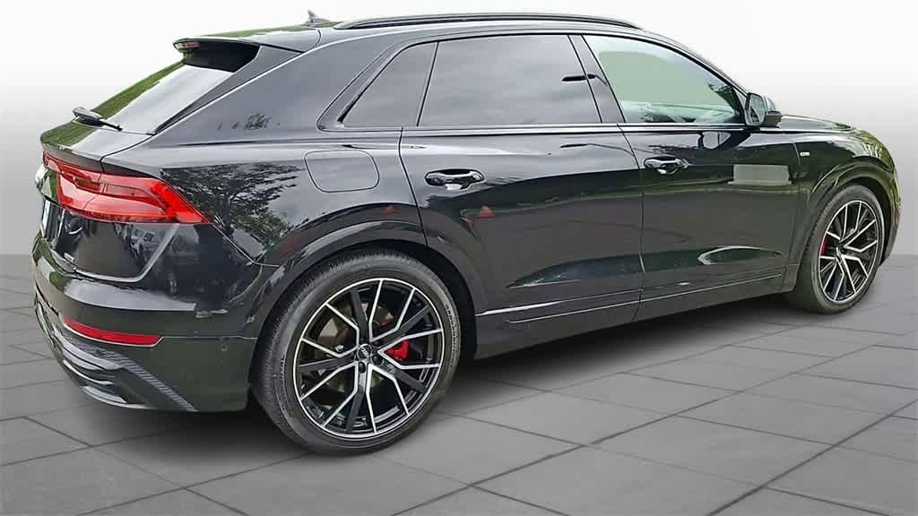 Thumbnail: 2020 Audi Q8 - 8
