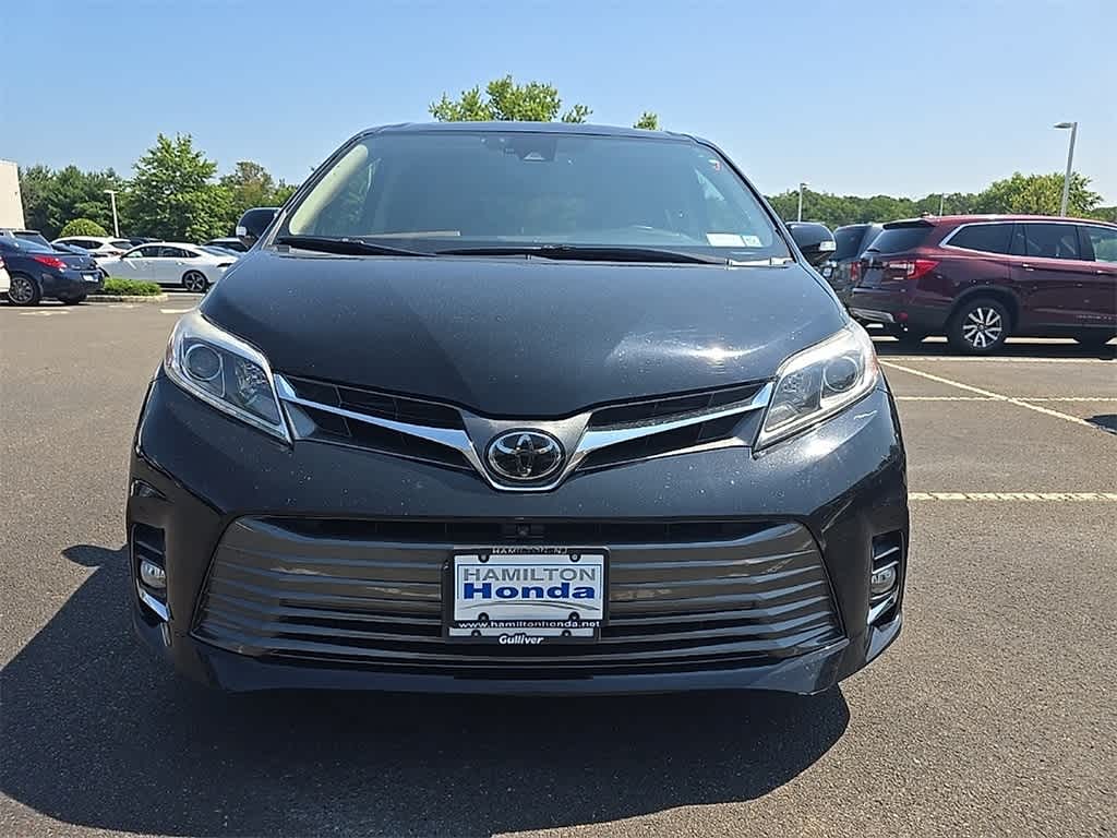 Thumbnail: 2018 Toyota Sienna - 2