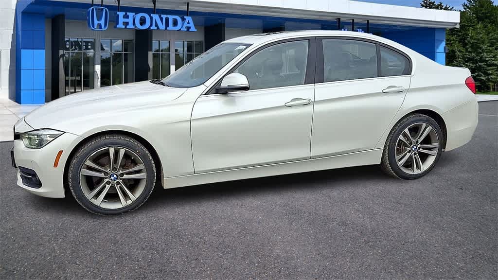 Thumbnail: 2017 BMW 3 Series - 4