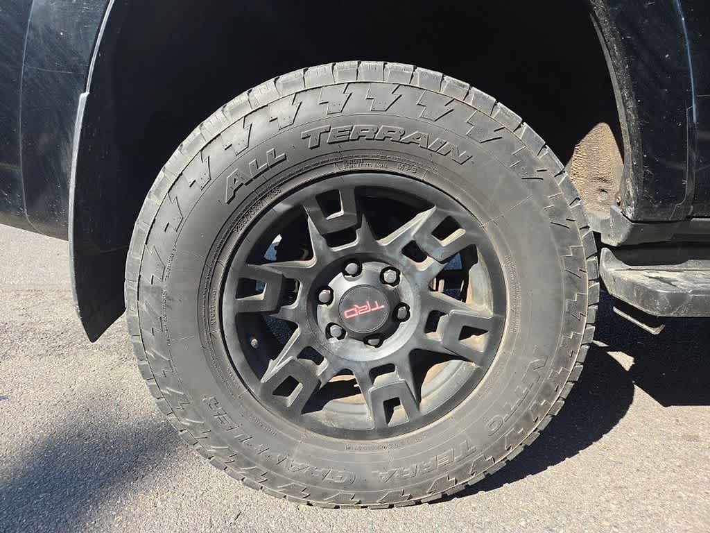 Thumbnail: 2016 Toyota 4Runner - 12