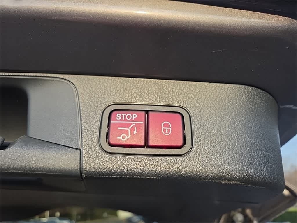 Thumbnail: 2021 Mercedes-Benz GLB - 14