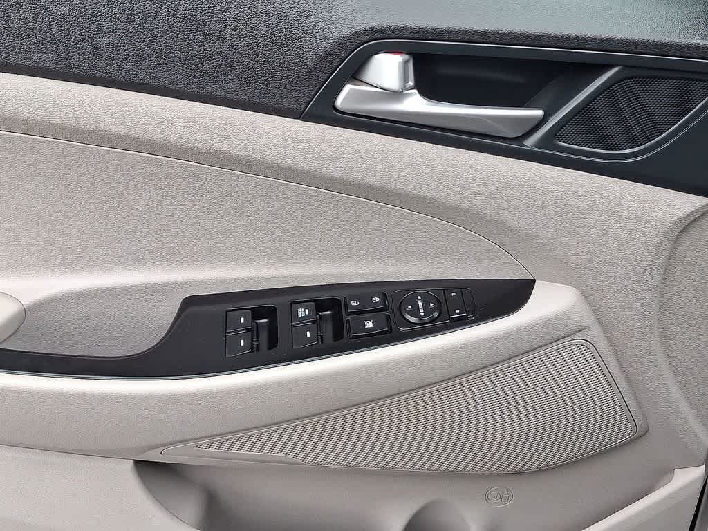Thumbnail: 2020 Hyundai Tucson - 10