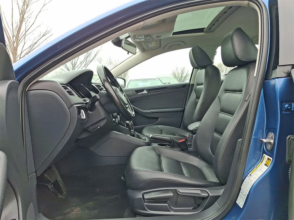 Thumbnail: 2016 Volkswagen Jetta - 11