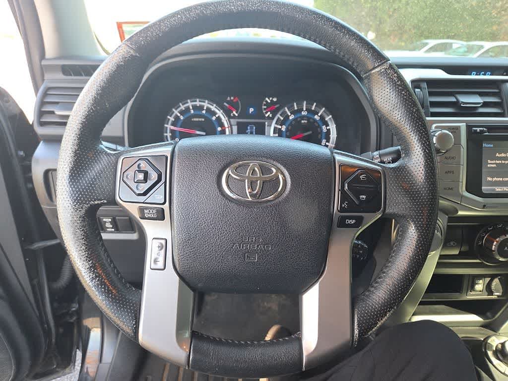 Thumbnail: 2016 Toyota 4Runner - 16