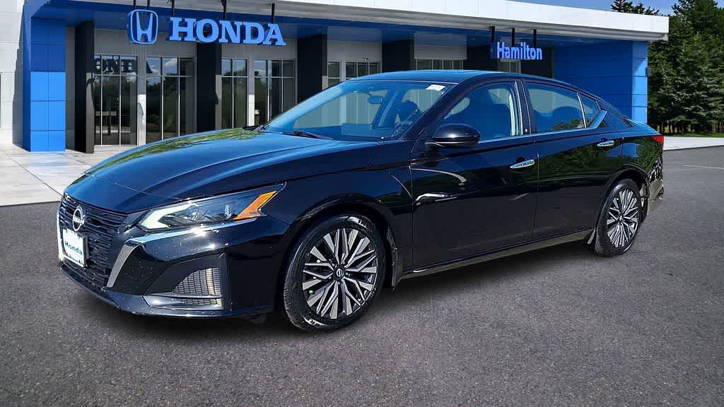 Thumbnail: 2023 Nissan Altima - 4