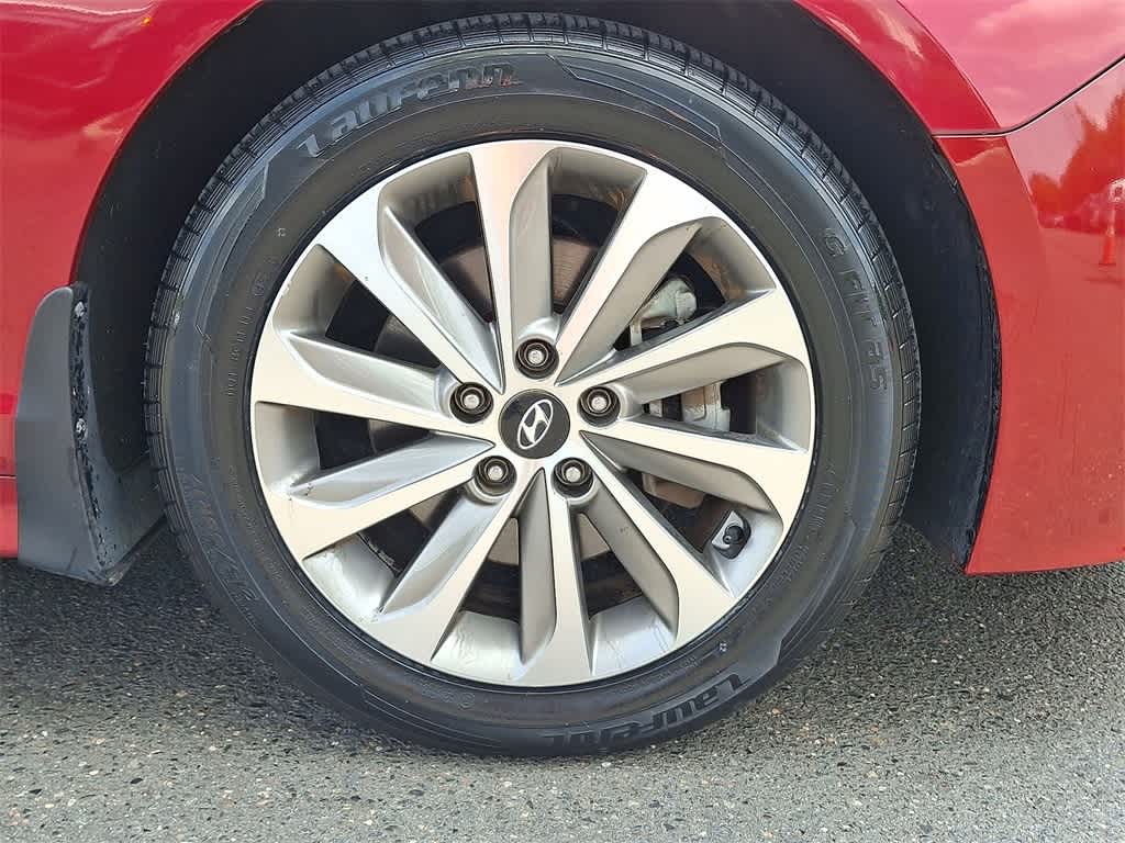 Thumbnail: 2015 Hyundai Sonata - 26