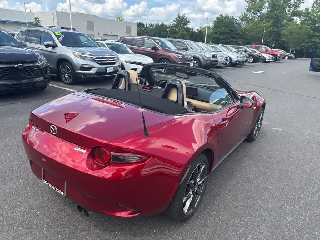 Thumbnail: 2019 Mazda MX-5 Miata - 6