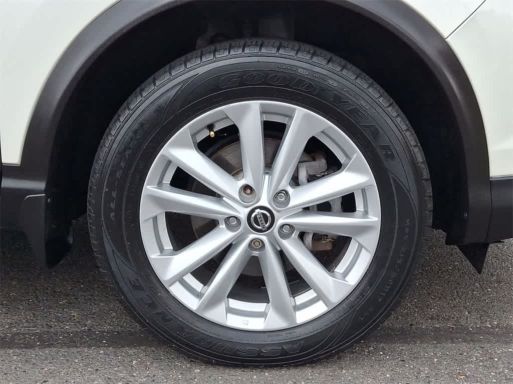 Thumbnail: 2019 Nissan Rogue Sport - 26