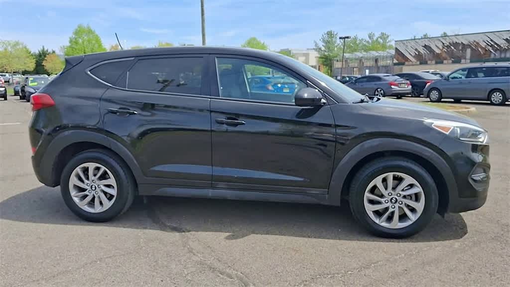 2017 Hyundai Tucson SE 9