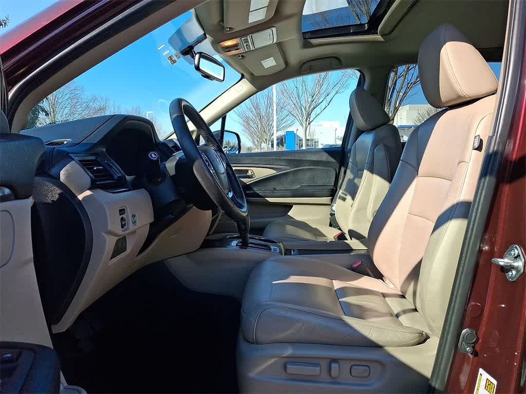 Thumbnail: 2016 Honda Pilot - 11