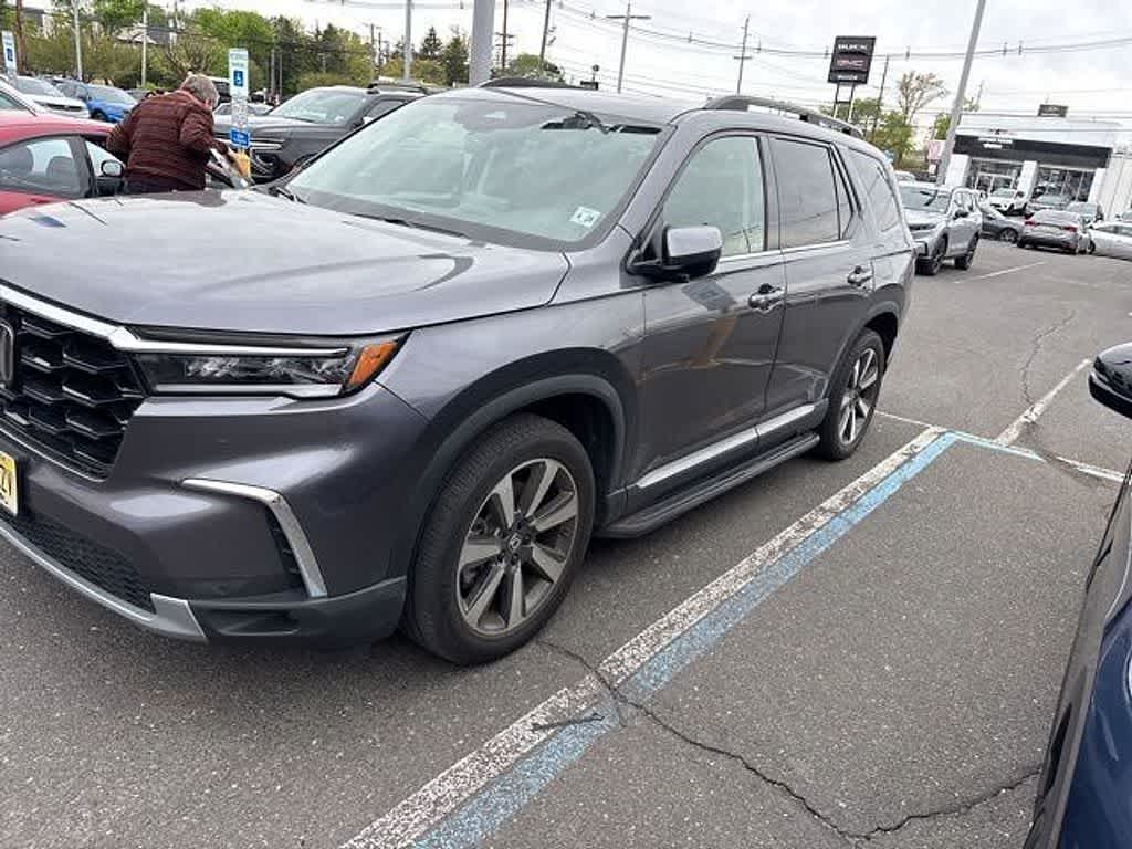 Thumbnail: 2023 Honda Pilot - 2