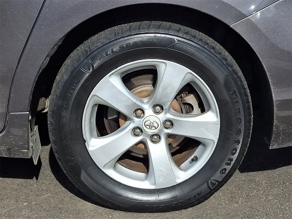 Thumbnail: 2011 Toyota Sienna - 11