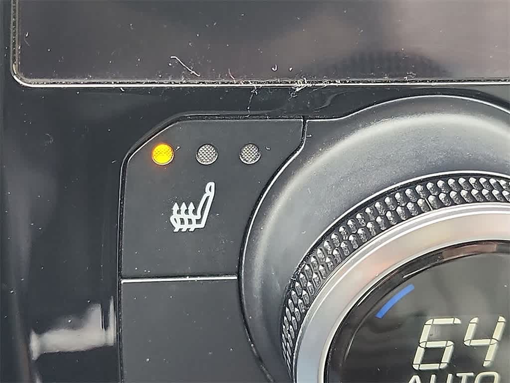 Thumbnail: 2023 Toyota Highlander - 25